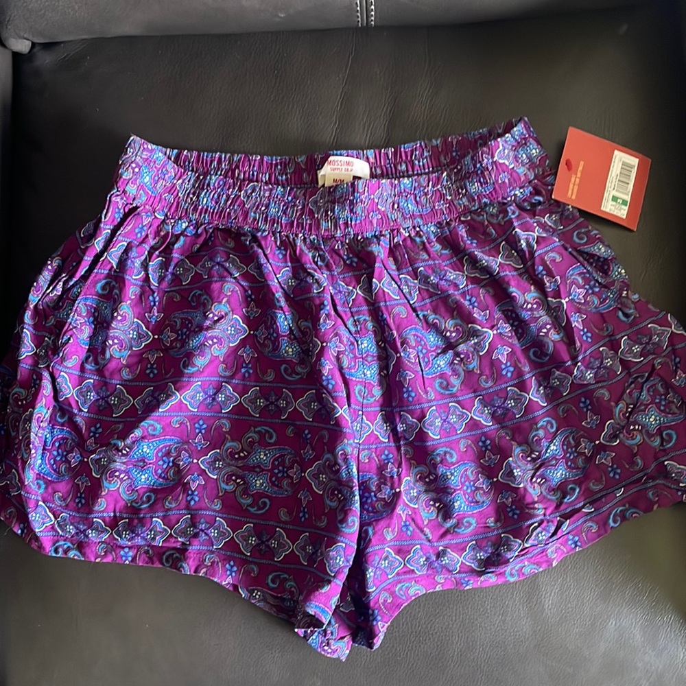 Cute flowy shorts with front pockets